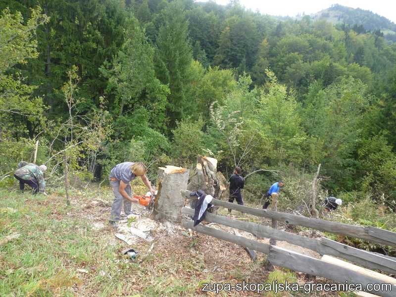 SLIKE Uređenje groblja na Jazveniku